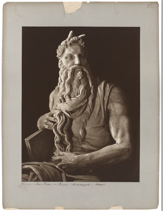 The Moses of Michelangelo van Adolphe Braun