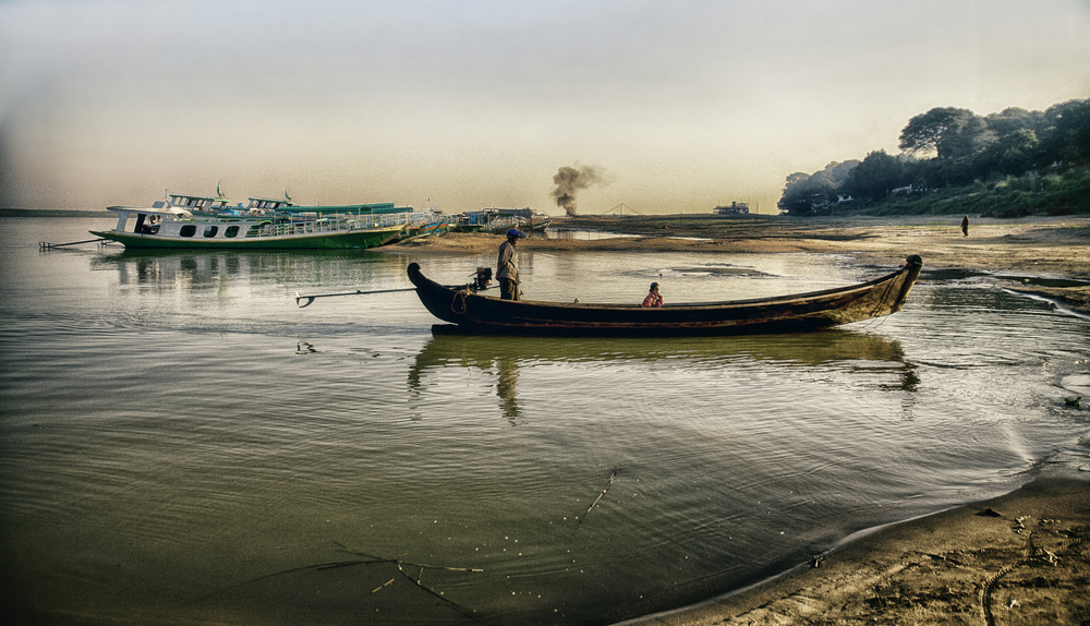 the river Myanmar van Alain Mazalrey