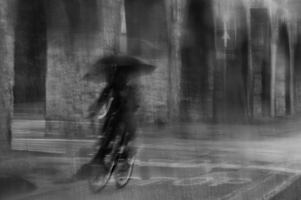 Under the rain van Claudio Moretti