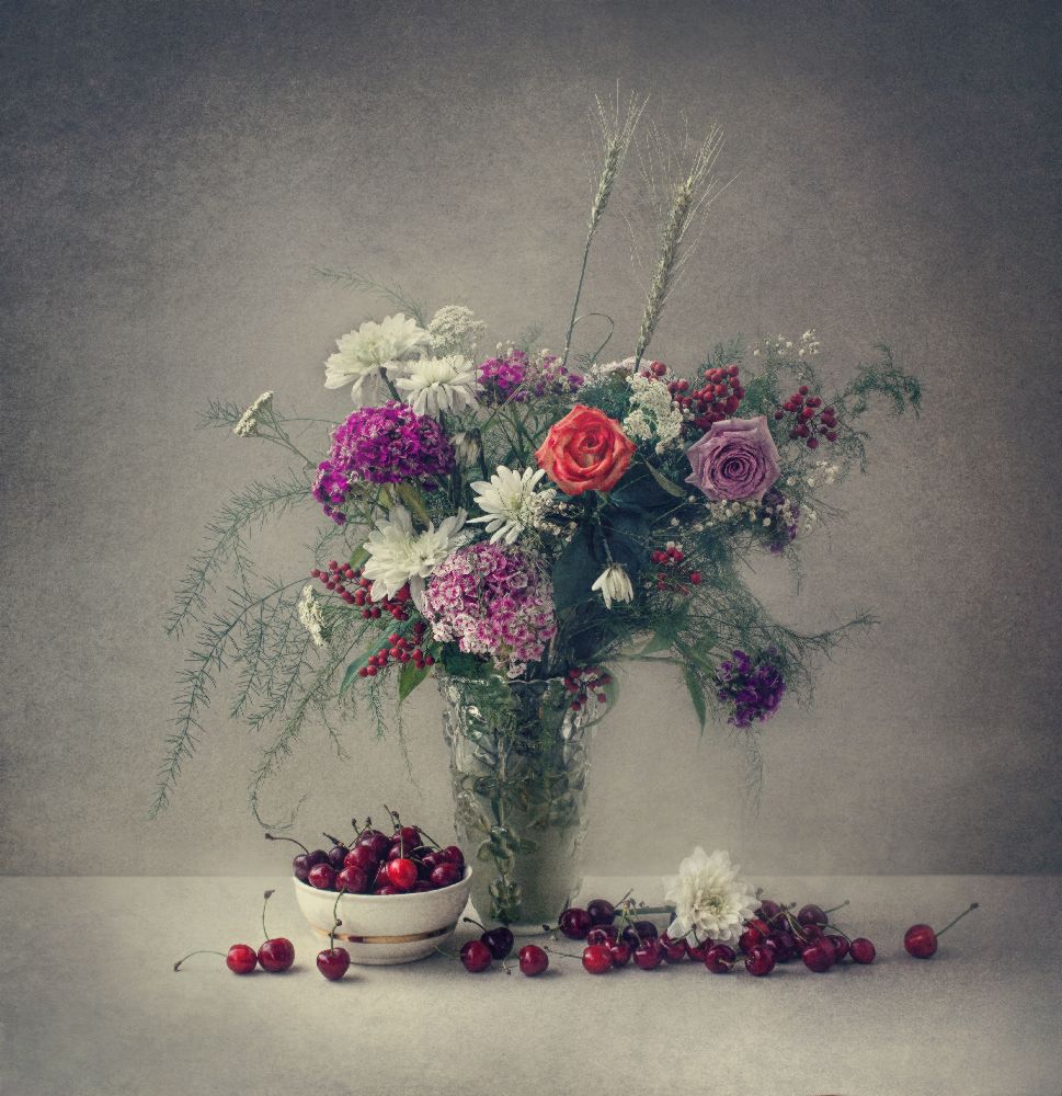 Flowers and cherries van Dimitar Lazarov