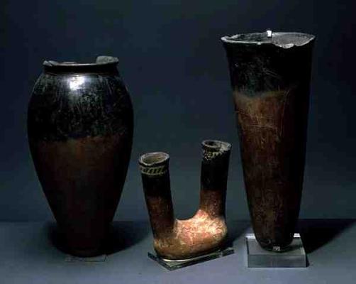 Three vessels, Egyptian, Naqada I Period (4000-3500 BC) and Naqada II Period (3500-3100 BC) (terraco van Egyptian