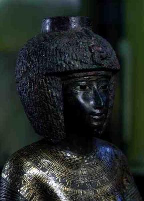 Statue of the Divine Adoratress Karomama, Third Intermediate Period (bronze with gold, silver & elec van Egyptian 22nd Dynasty