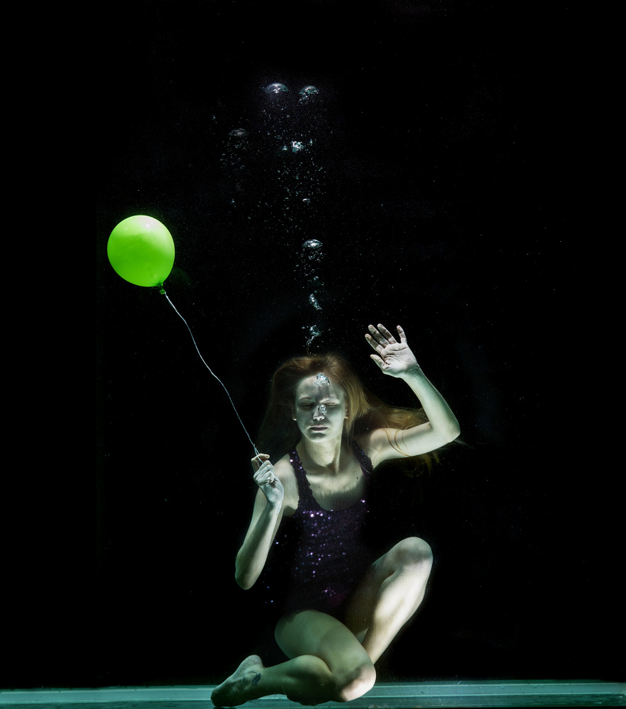 underwater artistic portrait shooting van engin akyurt