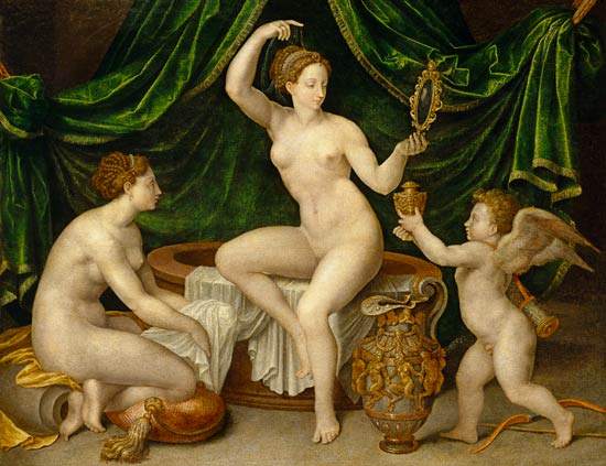 Venus at her Toilet van Fontainebleau School