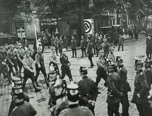 Regular Army and Prussian Police observing an SA demonstration in Neukoelln, Berlin, 26th September van German Photographer, (20th century)