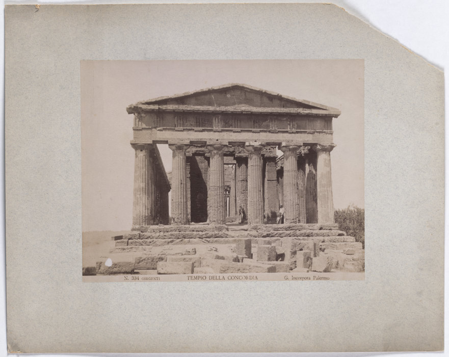 Agrigento: The temple of Concordia van Giuseppe Incorpora