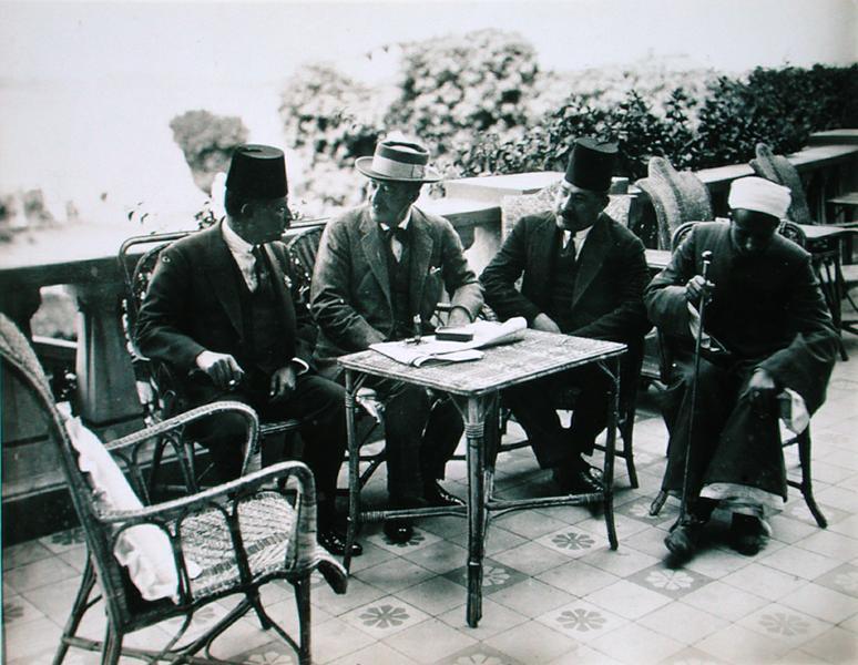 L to R: H.E. Abd El Aziz Yehieh Bey, Governor of Kena, Lord Carnarvon (1866-1923) Mohamed Fahmy Bey, van Harry Burton