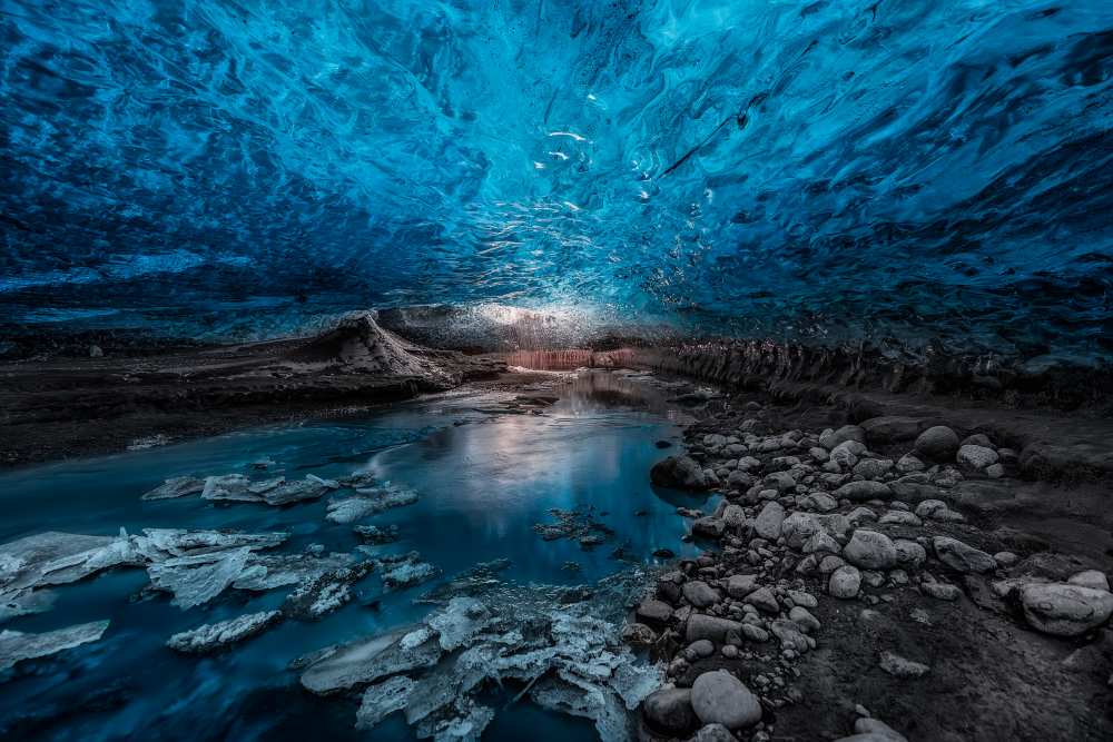 Ice Cave van Javier De la