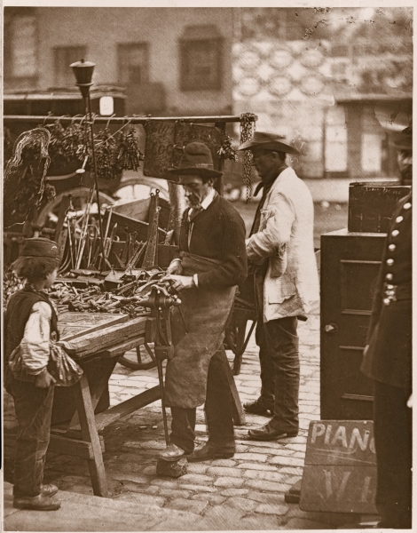 The Street Locksmith, from ''Street Life in London'', 1877-78 (woodburytype)  van John Thomson
