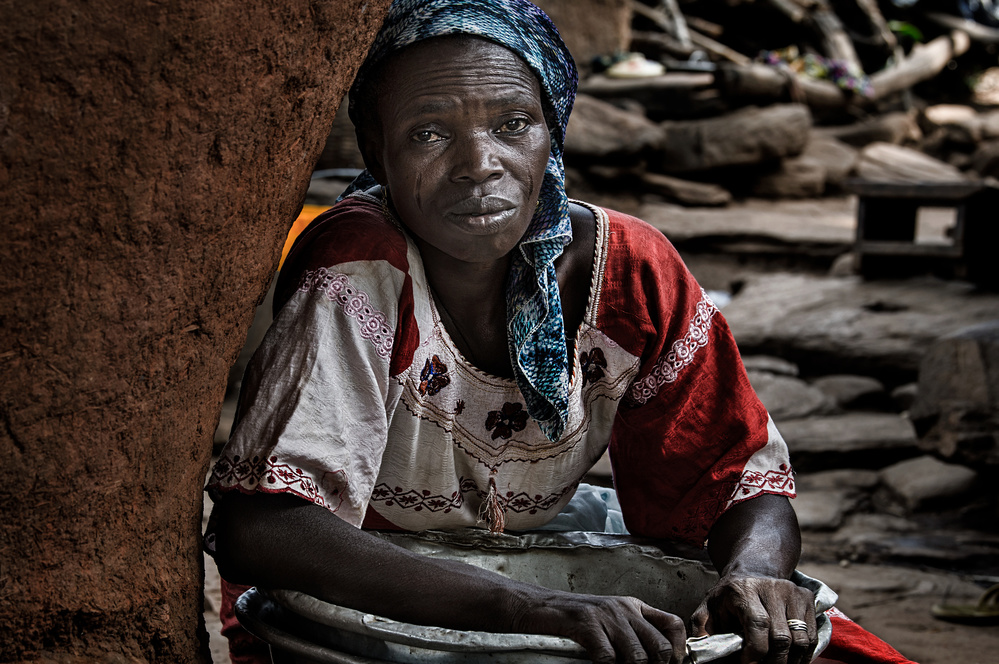 Sadness in her eyes - Benin van Joxe Inazio Kuesta Garmendia