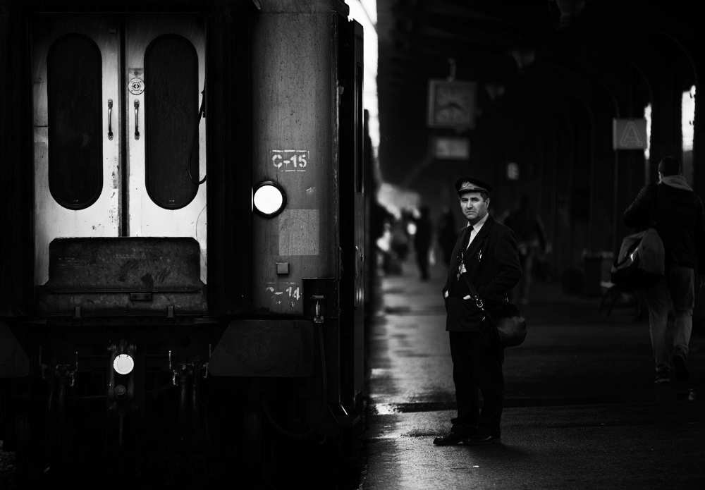 Bucharest North railway station van Julien Oncete