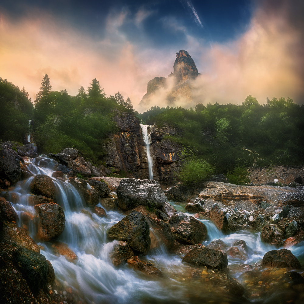 Waterfall... van Krzysztof Browko