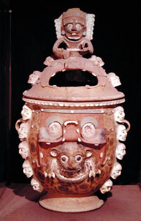 Urn with a lid, from Guatemala, Classic Period van Mayan