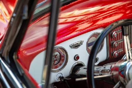 Red Oldtimer in Havana, Cuba. Havanna, Kuba