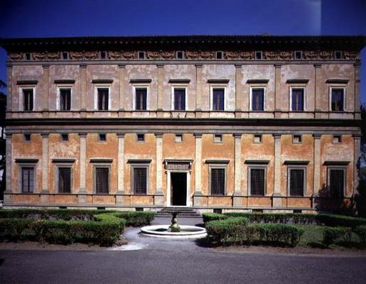 View of the facade, designed by Baldassarre Peruzzi (1481-1536) 1406 (photo) van 