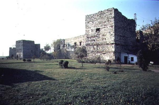 The city walls at Fener, built by Theodosius II, 413-447 (photo) van 