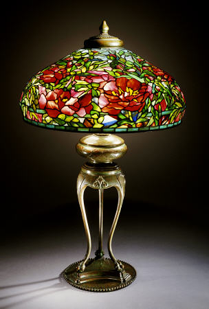 An Important Elaborate ''Peony'' Leaded Glass And Bronze Table Lamp van 