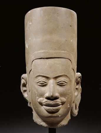 An Important Pre Khmer, Prasat Andet Style, Polished Sandstone Head Of Vishnu, Late 7th Century, 40 van 