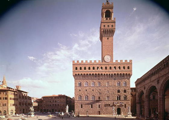 Facade seen from Piazza della Signoria, designed by Arnolfo di Cambio (c.1245-1310) Duca d'Atene, Cr van 