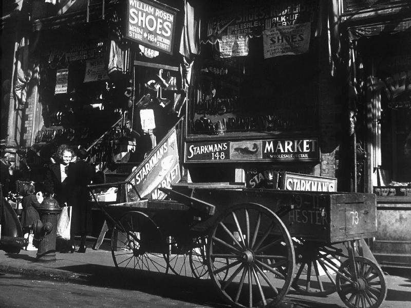 Lower East Side jewish district in NYC: Hester Street van 