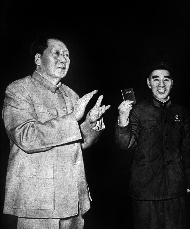 Mao Tse Toung and Lin Piao van 