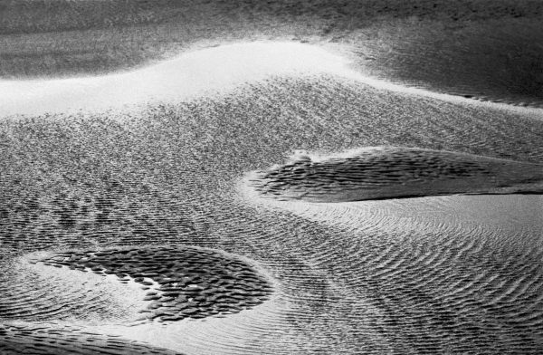 Sea and sand, Porbandar (b/w photo)  van 