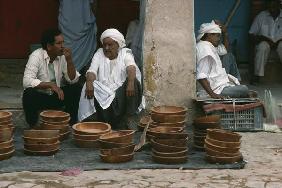 Vendors on the market place (photo) 