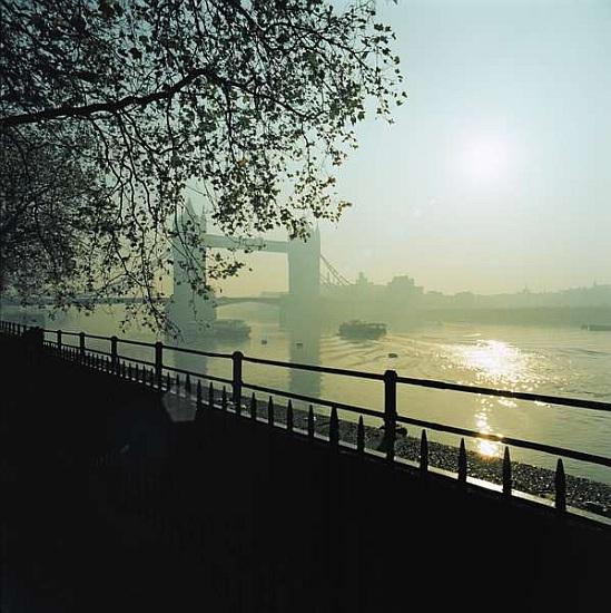 View of the River Thames looking towards Tower Bridge van 