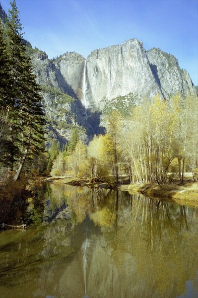 Yosemite, autumn, 2002 (colour photo)  van 