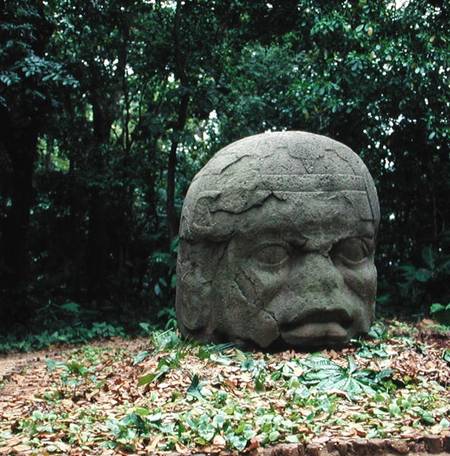Colossal Head 26, Pre-Classic Period van Olmec