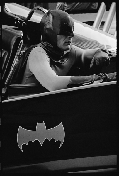 Batman on set of the TV series Batman van Orlando Suero