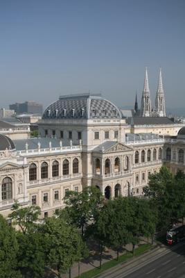 Universität Wien, Votivkirche, AKH van Peter Wienerroither