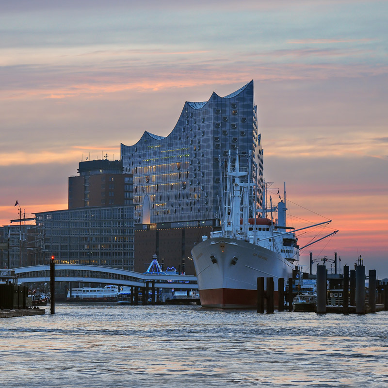 Hamburg Hafen 89 van Regina Porip