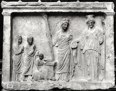 Man, woman and child before an altar offering a sow as a sacrifice to Demeter and Kore van Praxiteles