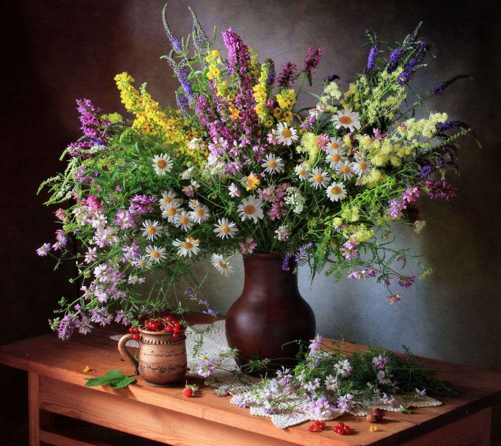 Still life with wildflowers and berries van Tatyana Skorokhod (Татьяна