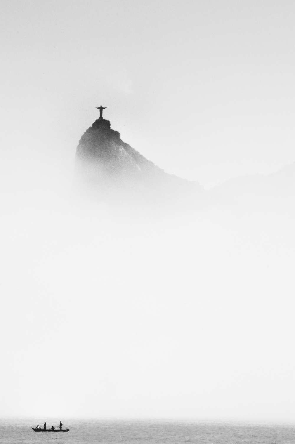 Cristo in the mist van Trevor Cole