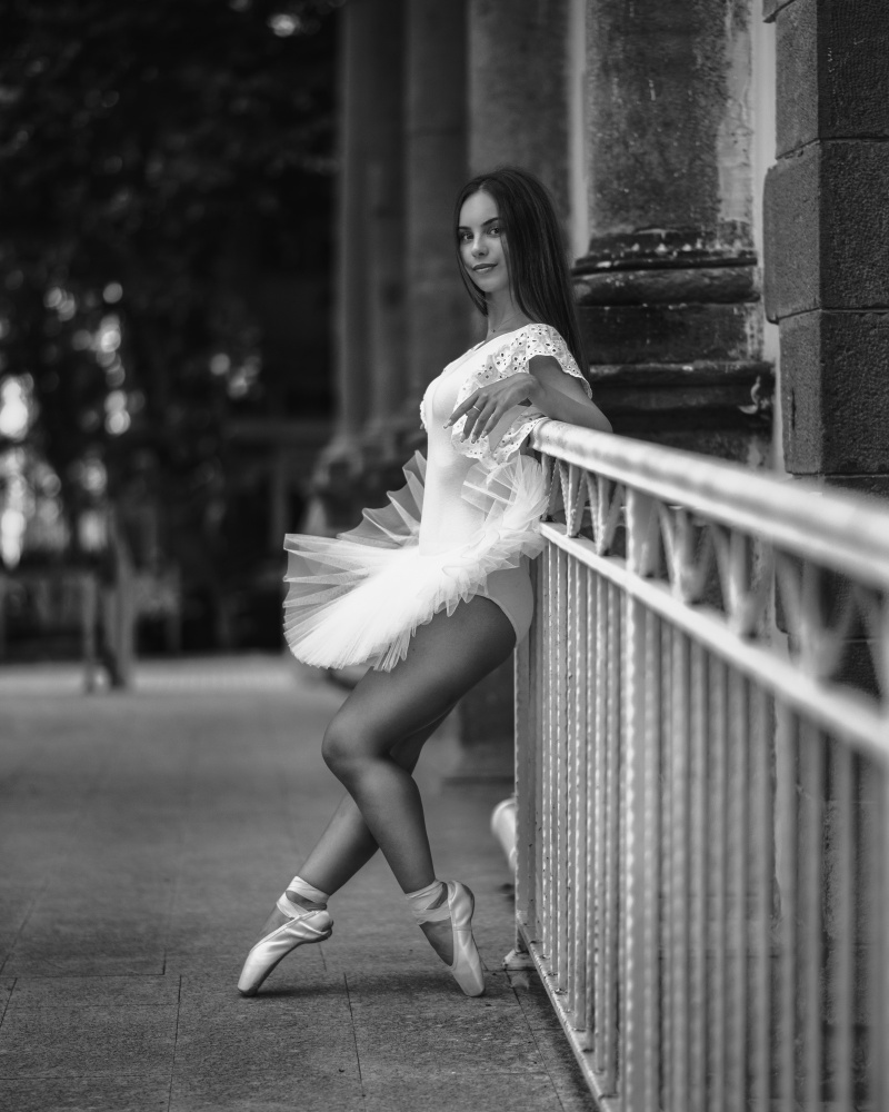Ballerina BW van Vasil Nanev