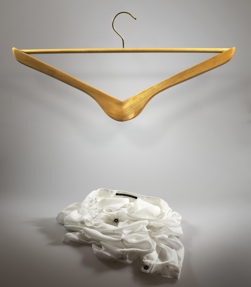 Useless series - The cloth hanger van Wieteke De Kogel