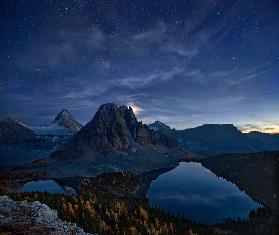 Starry Night at Mount Assiniboine - Yan Zhang