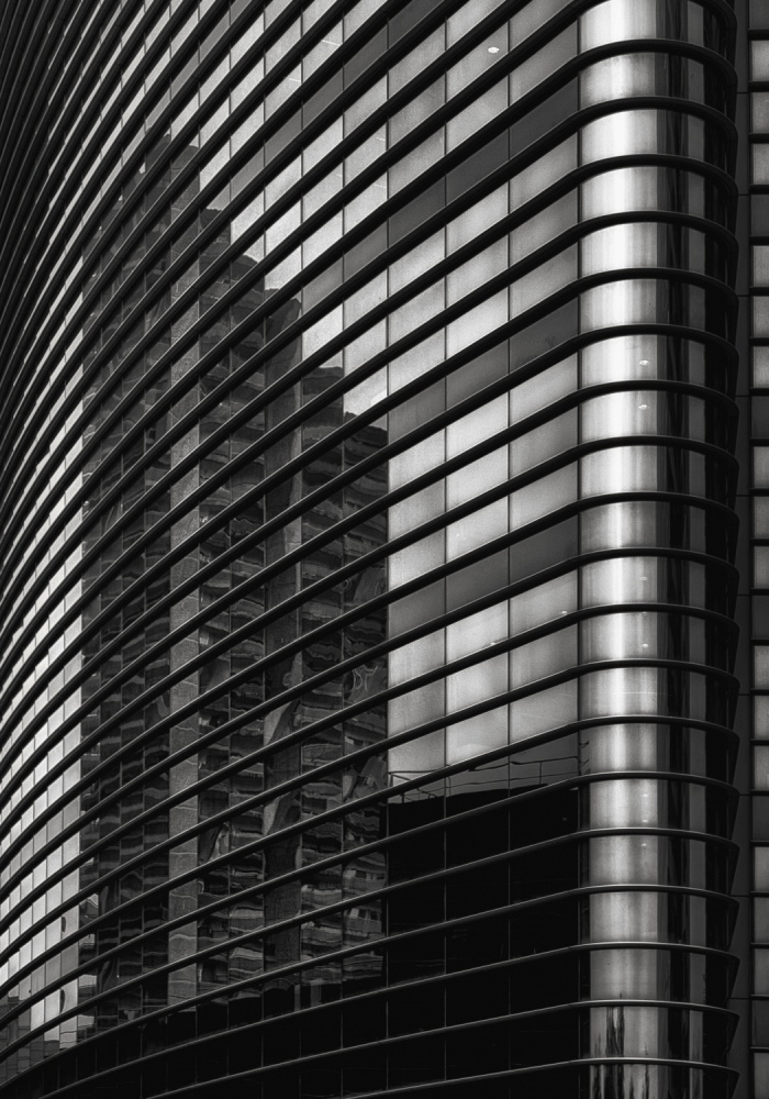 Filled lines, reflected balconies van Yvette Depaepe