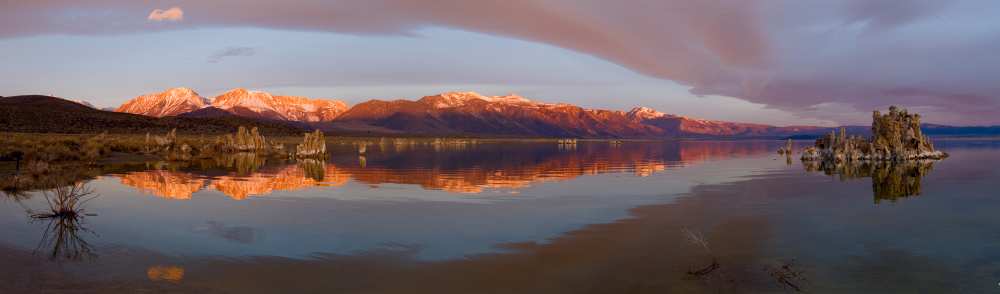 Mono Lake Panorama van Zane Paxton